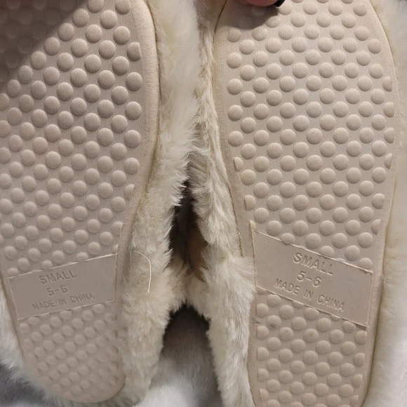 Womens slippers boots Sz 5-6 Read Post - Picture 5 of 5